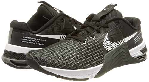 NIKE Women's Running Shoe, Black White Dk Smoke Grey Smok, 9.5