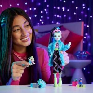Monster High Doll, Frankie Stein Creepover Party Set with Pet Dog Watzie, Sleepover Clothes and Accessories