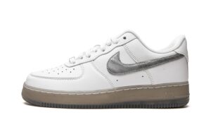 nike men and womens air force 1 dx3945 100 white/metallic silver - size 13