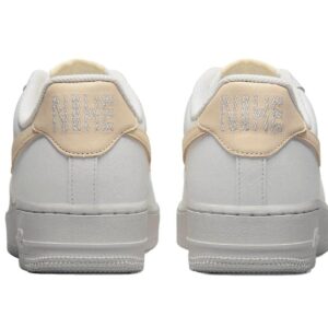 Nike Women's Air Force 1 '07 Shoe, Fossil, 9.5