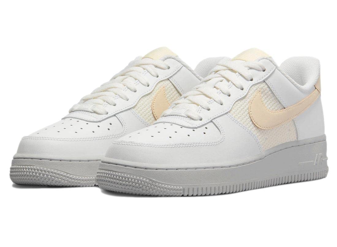 Nike Women's Air Force 1 '07 Shoe, Fossil, 9.5