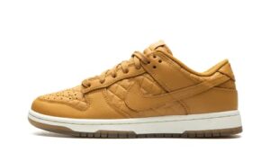 nike womens wmns dunk low dx3374 700 quilted wheat - size 6w