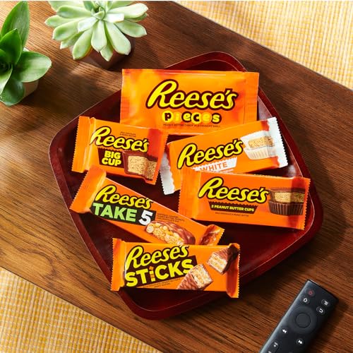 REESE'S Assorted Peanut Butter Candy Bulk Box, 44.1 oz (30 Count)