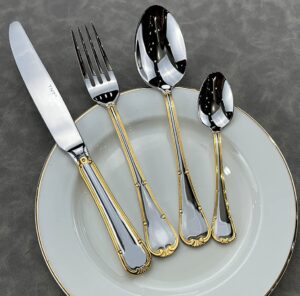 luxury silverware set for 6, retro royal palace style stainless steel flatware cutlery with gold-plated trim, 24-piece eating tableware for wedding home kitchen hotel restaurant