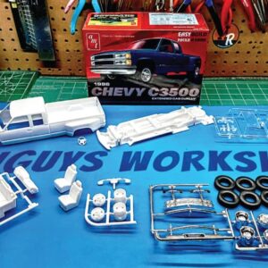 AMT 1996 Chevrolet C-3500 Dually Pickup Easy Build New Tooling 1:25 Scale Model Kit