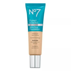 no7 protect & perfect advanced all in one foundation - deep honey - light to buildable coverage - hydrating foundation with spf 50 - reduces redness & blurs visible pores (30ml)