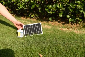 aa & aaa rechargeable batteries solar charger for 1.2v aa & aaa batteries with 3 watt solar panel and 4-bay usb aa & aaa charger