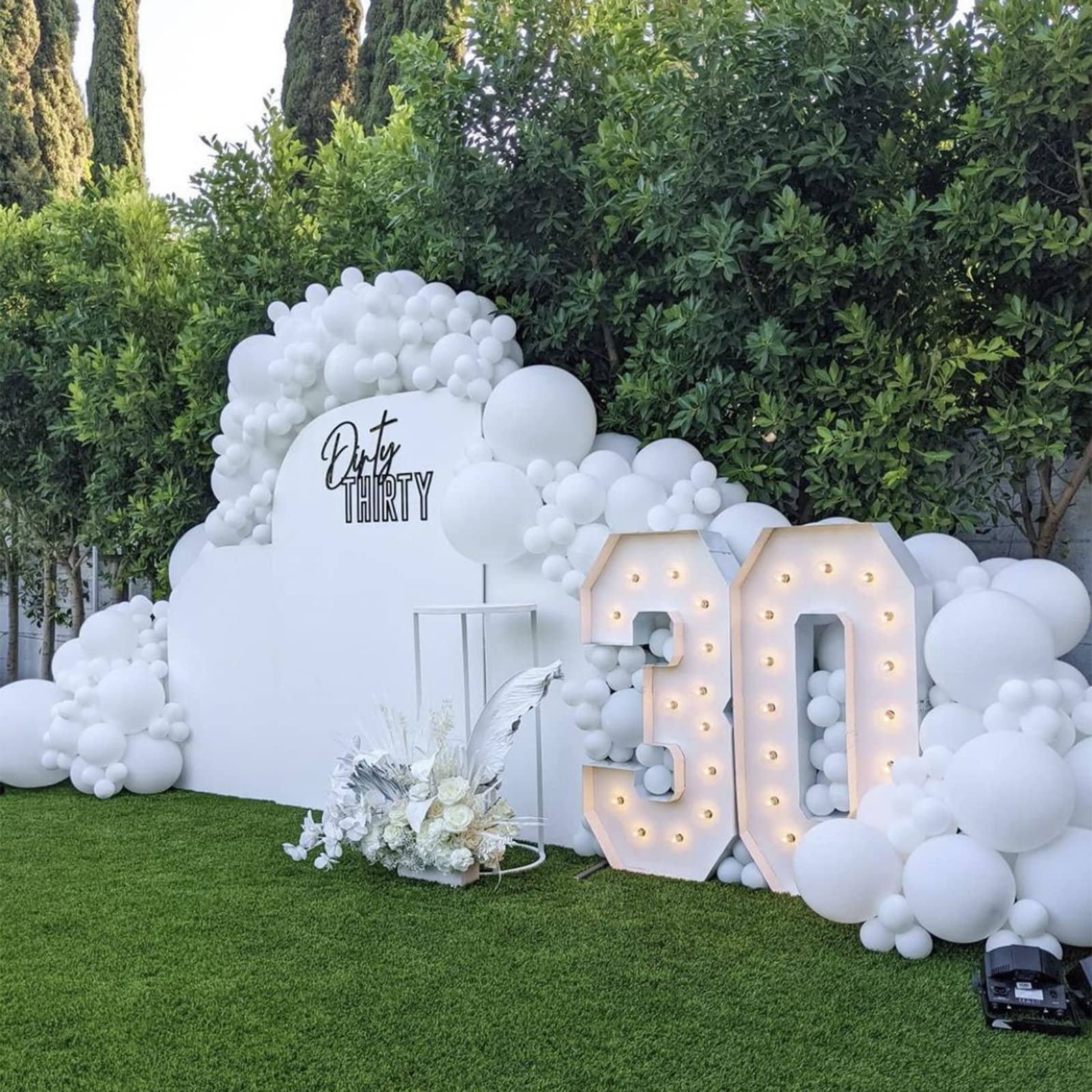 Freechase White Latex Balloons - White Party Balloons 139 Different Sizes 5/10/12/18 Inch, White Balloon Garland Kit for Birthdays, Graduation, Baby Shower, Wedding, and Bachelorette Party Balloons