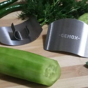 GEMOX Stainless Steel Finger Guard for Slicing - Cutting Protector to Avoid Accidents when Chopping and Kitchen Safe Chop Cut Tool