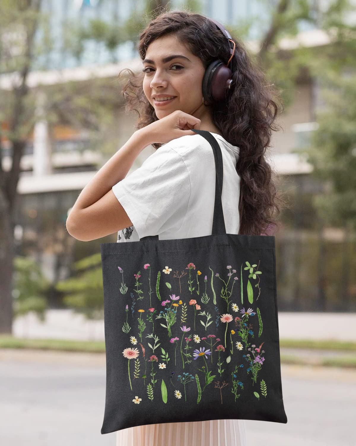 AUSVKAI Cute Canvas Tote Bag Aesthetic For Women College Grocery Bag Cotton Cloth Beach Totes Gift-Black Flowers