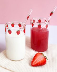 kreapa strawberry cups 2 setscute glass strawberry cups 300ml straw glass cups, cute strawberry pattern glass bottles for water milk tea, coffee juice tea cups （2pcs）