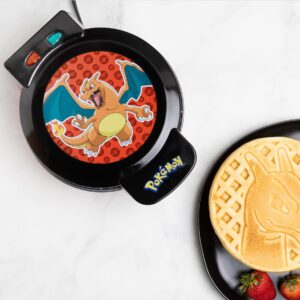 uncanny brands pokémon charizard waffle maker - make bounty charizard waffles - kitchen appliance