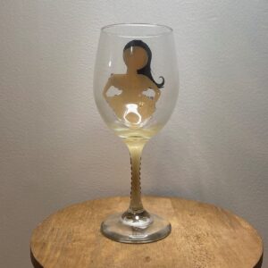 Diva Wine Glass, Long Hair, Large 20oz Decorated Wine Glass, Black, Brown, Woman Drinking Glass, Gift Favours, Gift Favors, Grant Favors, Unique Birthday Gift, Brown Girl on Wine Glass (Red)