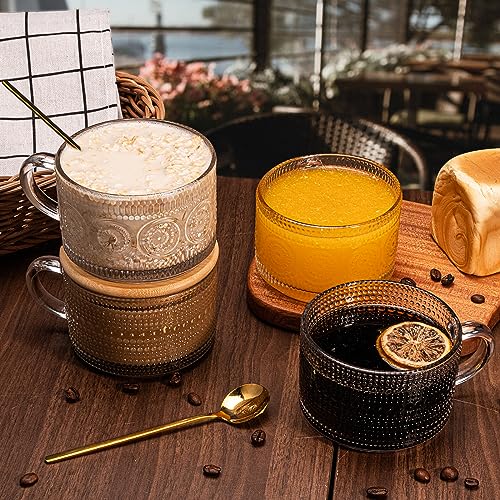 Xigugo Vintage Coffee Mugs 4pcs Set, Clear Embossed Tea Cups with Bamboo Lids and Spoons, 14 Oz Glass Coffee Cups, Cute Coffee Bar Accessories, Iced Coffee Glasses, Ideal for Cappuccino, Latte, Tea