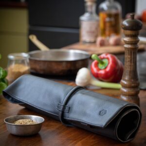 Leather Knife Roll Bag for Chef`s - Premium Knife Roll Case made of Genuine Water-Buffalo Leather – knives storage Bosse (black)