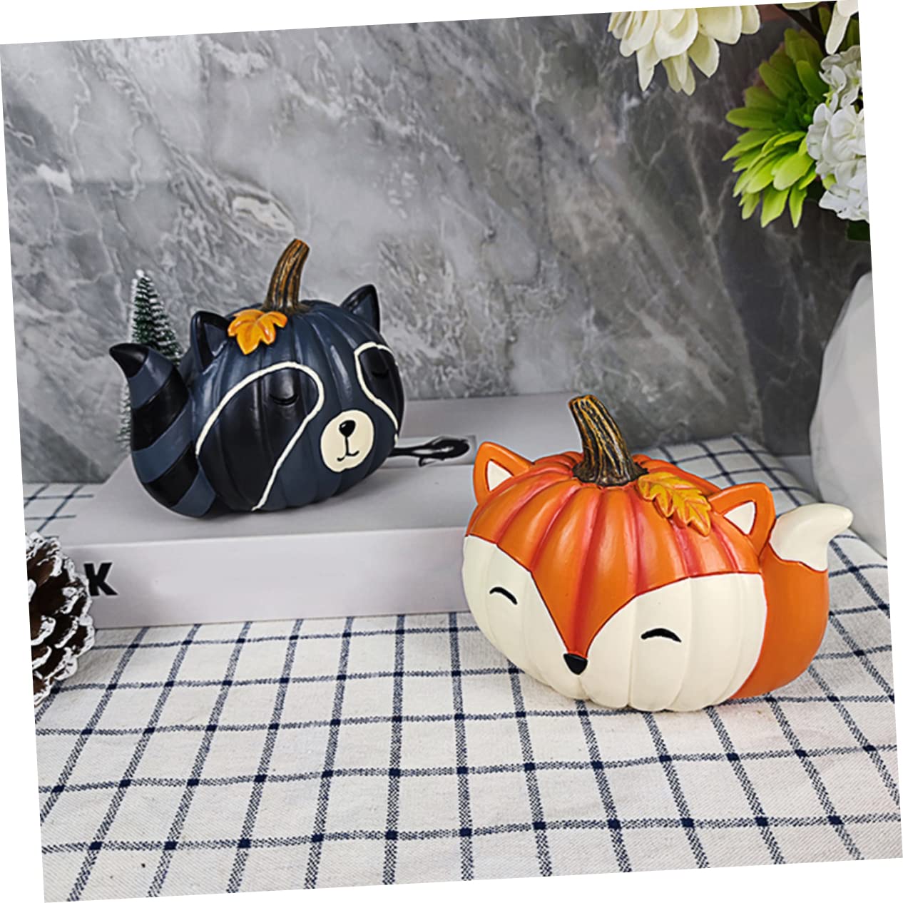 CAXUSD Pumpkin Raccoon Ornament Dinning Table Decor Home Decoration Home Decorations Pumpkin Statue Animal Statue Fake Halloween Pumpkins Pumpkin Raccoon Figurine Pumpkin Raccoon Statue