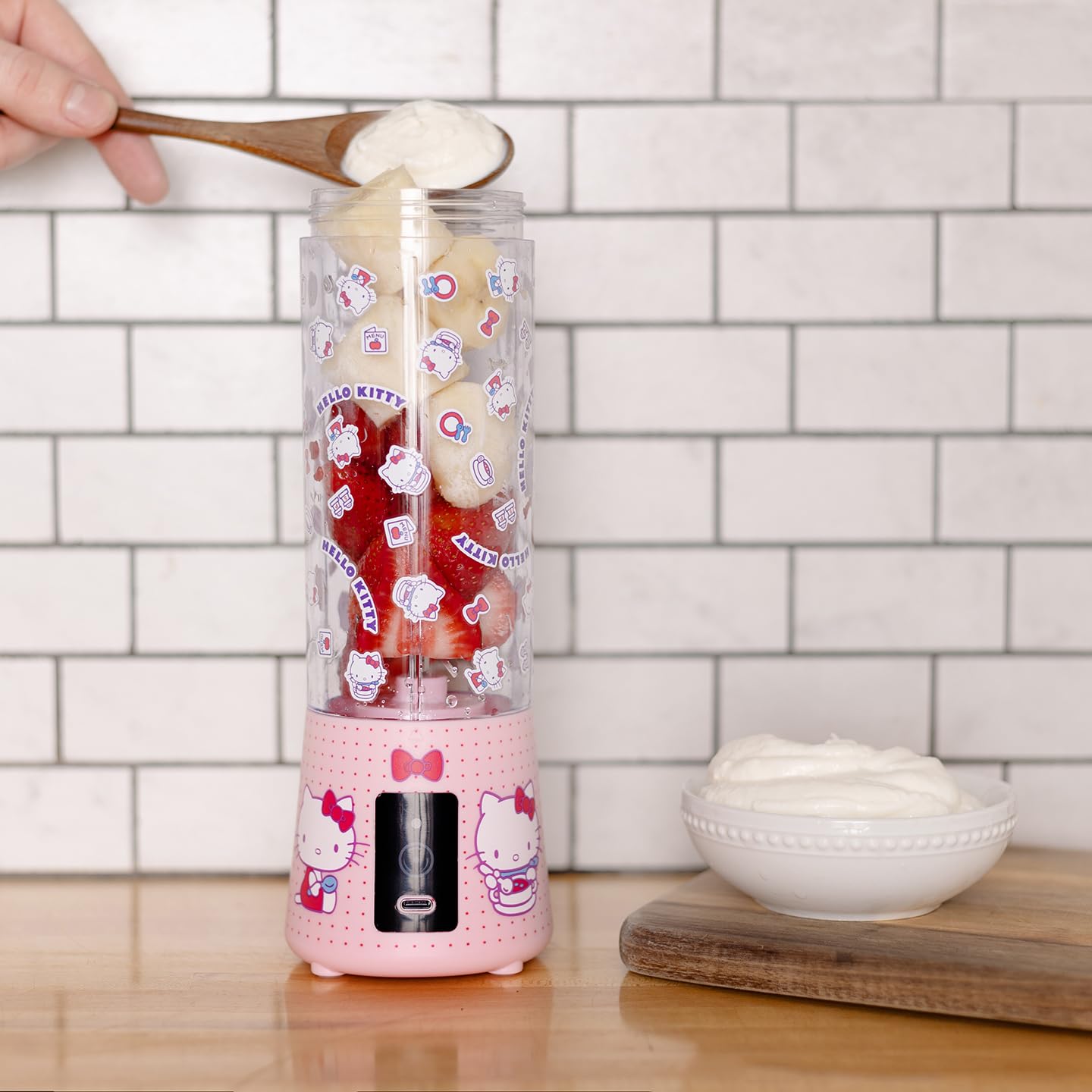 Uncanny Brands Hello Kitty USB-Rechargeable Portable Blender