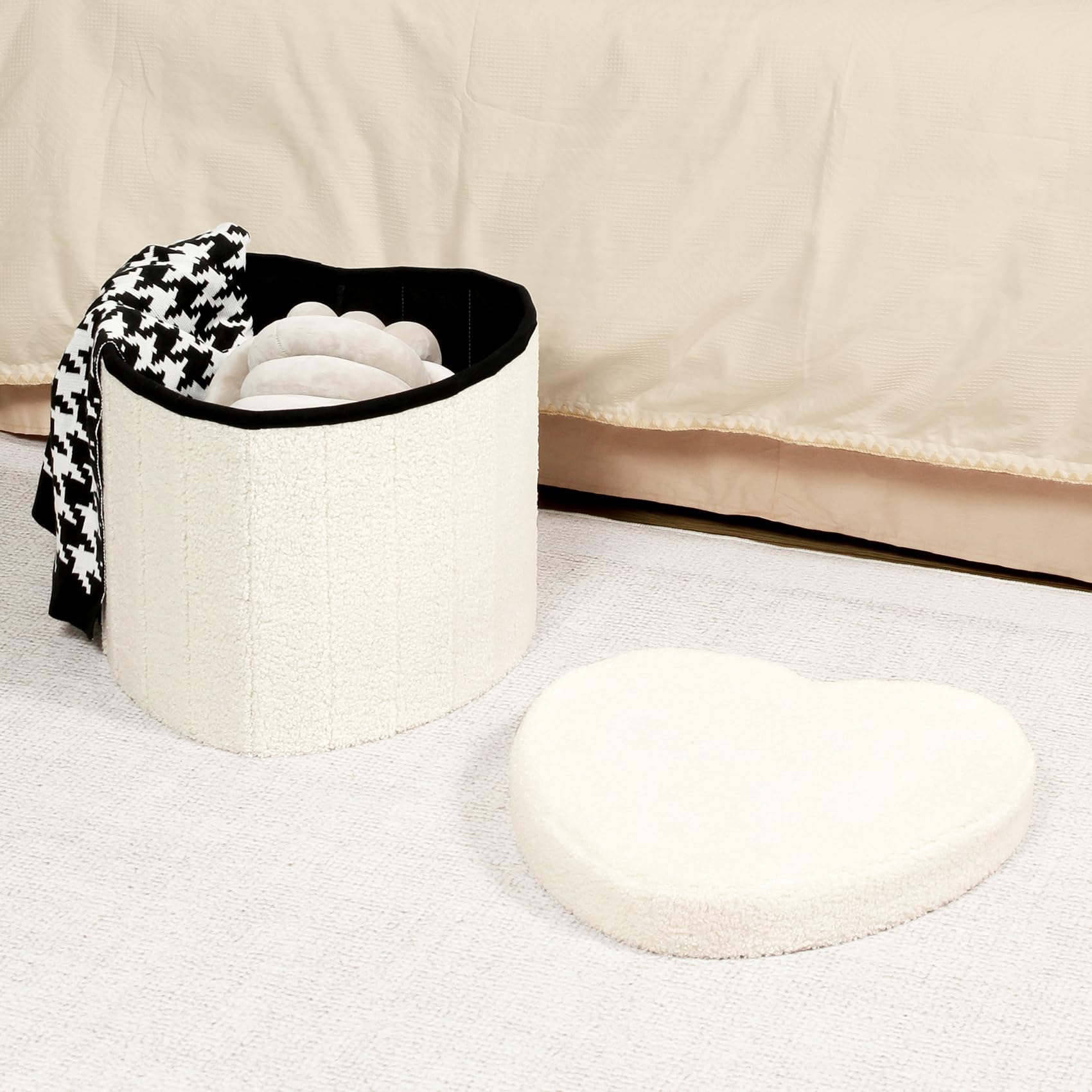 B FSOBEIIALEO Storage Ottoman Cube, Heart Shaped Ottomans with Storage Foot Stool Footrest for Lving Room, Boucle Ottoman Seat for Dorm Room,Faux Teddy Fur, White 15"x15"x15"