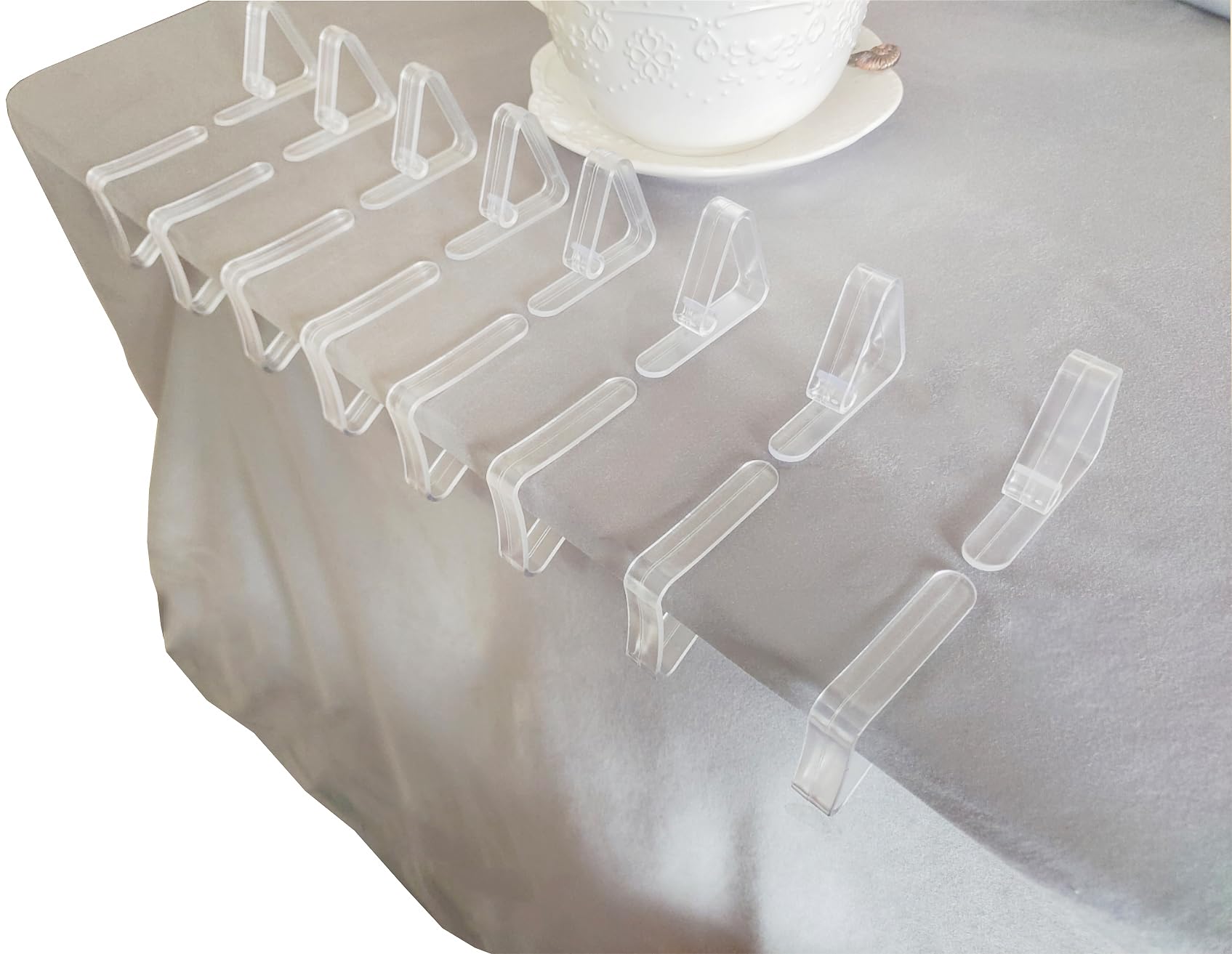 GERILKAI 24 Pack Tablecloth Clips - Clear Plastic Table Cloth Hold Clips -Outdoor Tablecloth Clips for Home Wedding Party Indoor Outdoor Events