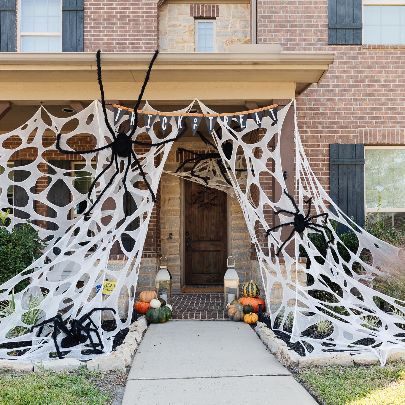 DUALFUN Outdoor Halloween Decorations Spider Web, 450 sqft Stretchy Halloween Spider Web, Beef Netting Roll Spider Web for Halloween Decor, Haunted House (Spiders Not Included)