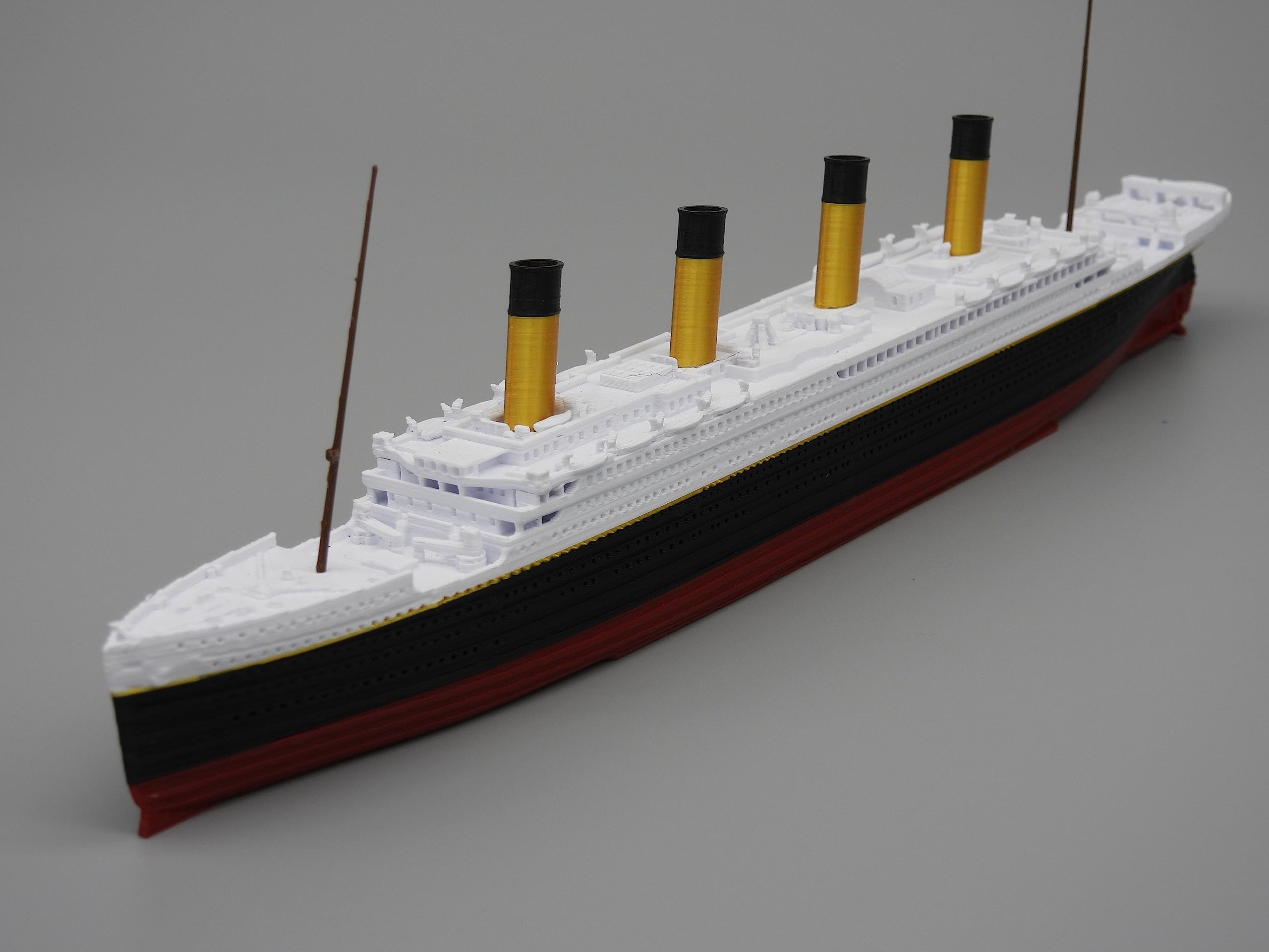 TheRoller3d RMS Titanic Model Ship With Iceberg, 1 Ft Long Assembled ...