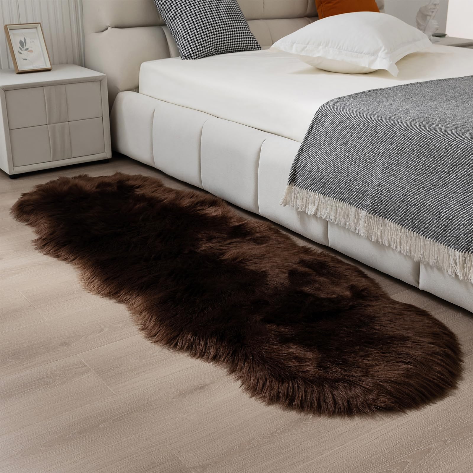 CKLZSAY Faux Fur Sheepskin Rug Super Soft Fluffy Plush Area Rug Bedroom Floor Children's Room Sofa Cushion Living Room Runners Bedside Rugs (Coffee，2×6 ft Sheepskin)