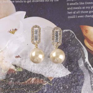 Sttiafay Vintage Crystal Pearl Earrings Gold Pearl Drop Earrings Cz Rhinestone Stud Earrings Pearl Bridal Earrings Jewelry for Women and Girls