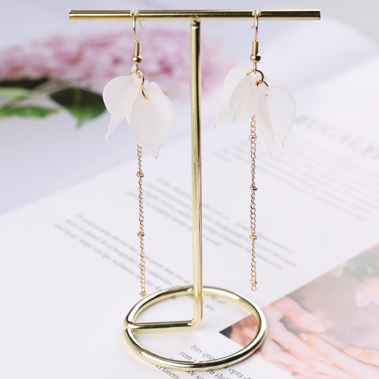 Sttiafay Vintage Acrylic Flower Petal Drop Earrings Gold Long Tassel Chain Earrings White Resin Flower Hook Earrings Wedding Flower Earrings Jewelry for Women and Girls