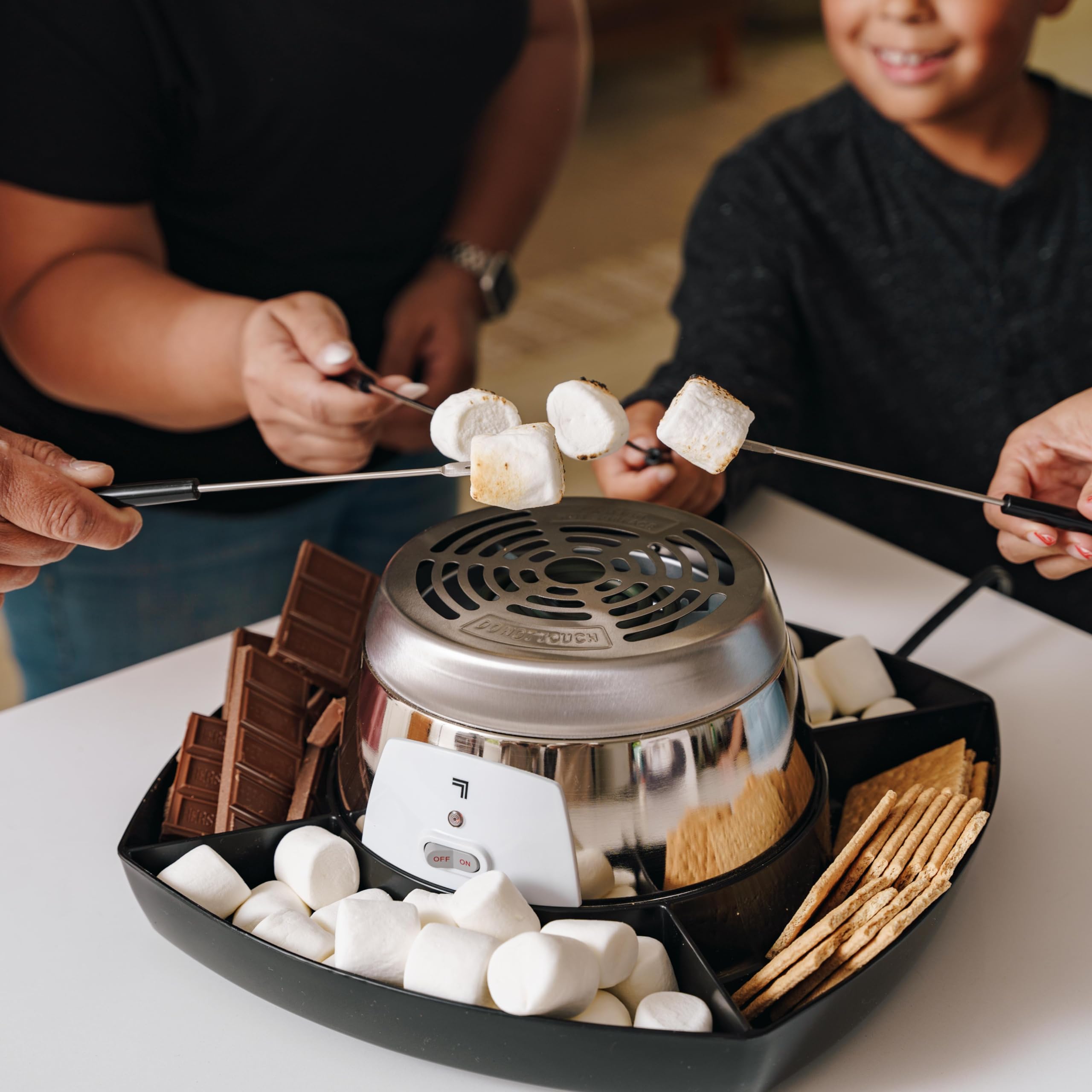 SHARPER IMAGE Electric S'mores Maker [Amazon Exclusive] 8-Piece Kit, 6 Skewers & Serving Tray, Small Kitchen Appliance, Flameless Tabletop Marshmallow Roaster, Date Night Fun Kids Family Activity