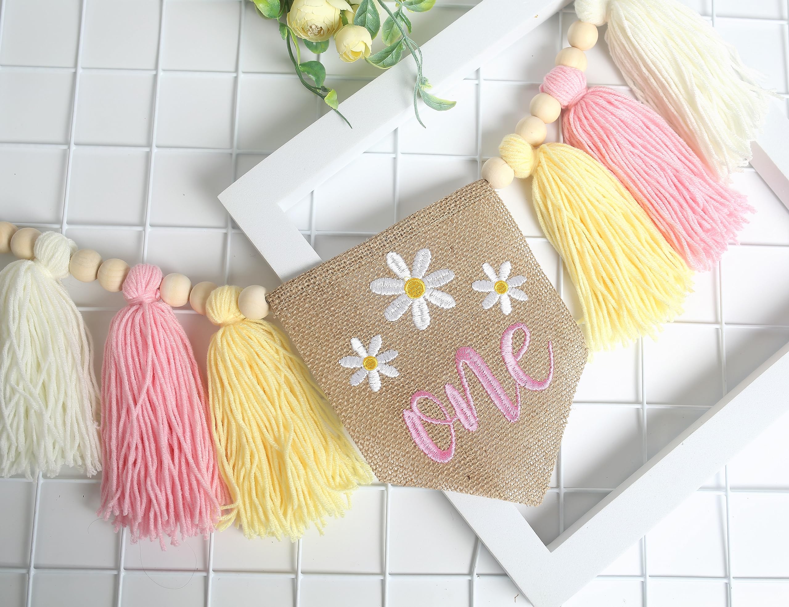 HGFC Daisy Tassel High Chair Banner - Wood Bead Tassel 1st Birthday Banner - Daisy Theme First Birthday Party Decoration - 1st Birthday Baby Girls Tassel Garland