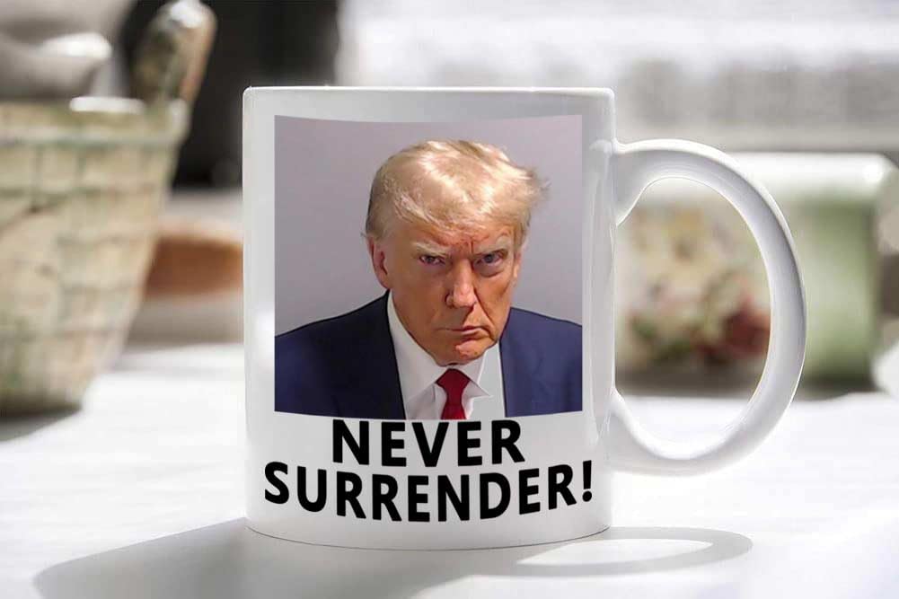 Lymhy Trump Mug Shot Mug Funny Donald Trump Police Mugshot Photo Never Surrender Not Guilty Free Trump Mug Funny Ceramic Cup Gift Coffee Cup Double-sided Design