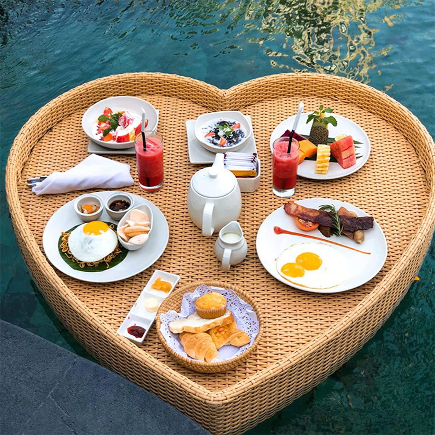 Floating Serving Tray Table,Swimming Pool Floating Serving Tray,Floating Rattan Woven Food Tray with Handles,Heart-Shaped Rattan Woven Serving Tray,Apricot