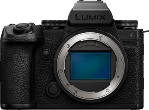 panasonic lumix s5iix mirrorless camera (dc-s5m2xbody) (international version)
