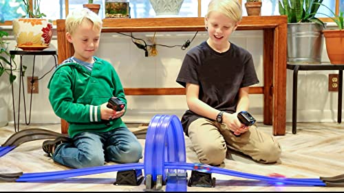 Tracer Racers 2.4 GHz Radio Control Remote Slot-Less, Cordless Racing Super 8 Speedway Track Set with Two Cars