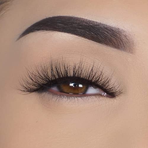 Lilly Lashes Miami Lite - Natural Looking Lashes Mink | Mink Lashes | False Eyelashes | Fluffy Lashes | Strip Lashes | Round Shaped and Fluttery | Fake Eyelashes 15mm length, Reusable Up to 15 Wears