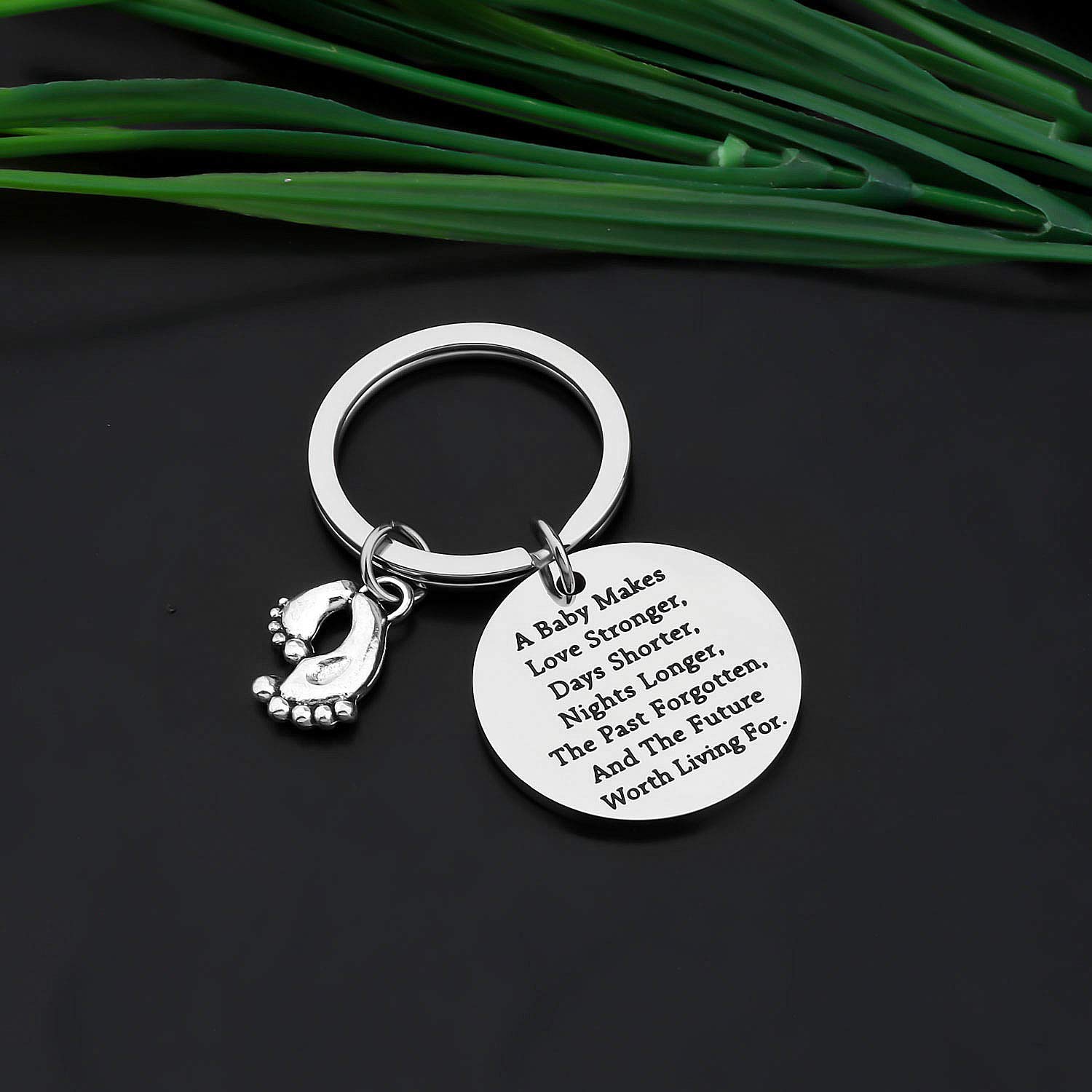 CYTING Mommy/Daddy To Be Gift New Mom/Dad Keychain Pregnancy Announcement Gift New Parent Gift First Time Mom/Dad Gift