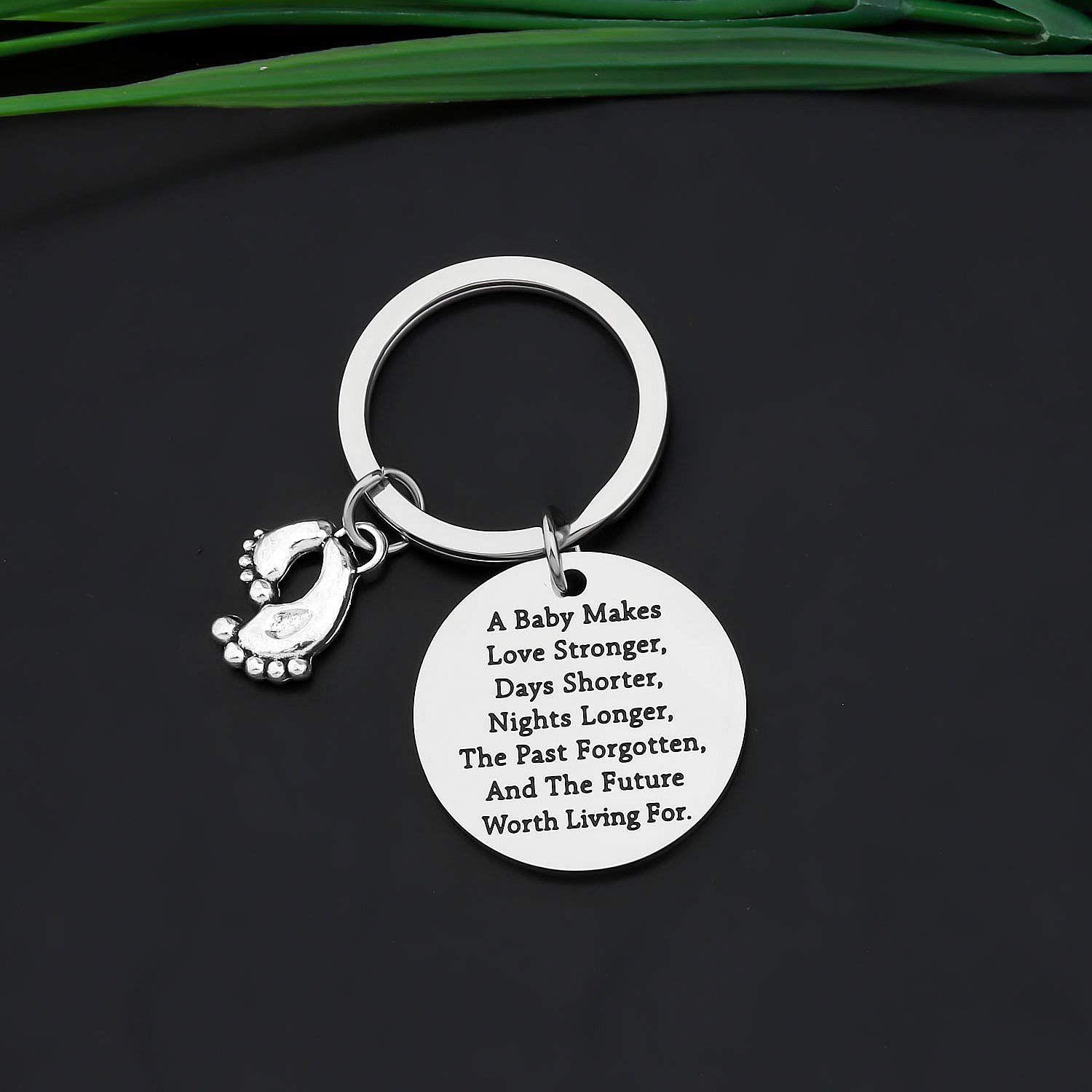 CYTING Mommy/Daddy To Be Gift New Mom/Dad Keychain Pregnancy Announcement Gift New Parent Gift First Time Mom/Dad Gift