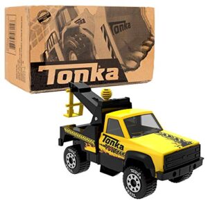 Tonka Steel Classics, Tow Truck – Made with Steel and Sturdy Plastic, Yellow Friction Powered, Boys and Girls, Toddlers Ages 3+, Big Construction Vehicle, Birthday Gift, Christmas, Holiday