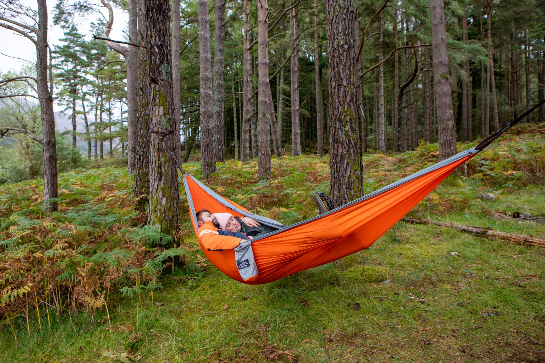 Nevis Outdoor Camping Hammock for Two People - Holds up to 500lbs - with Adjustable Tree Straps, Heavy Duty Aluminium Carabiners and Integrated Carrying Pouch. A Must-Have Camping Accessory