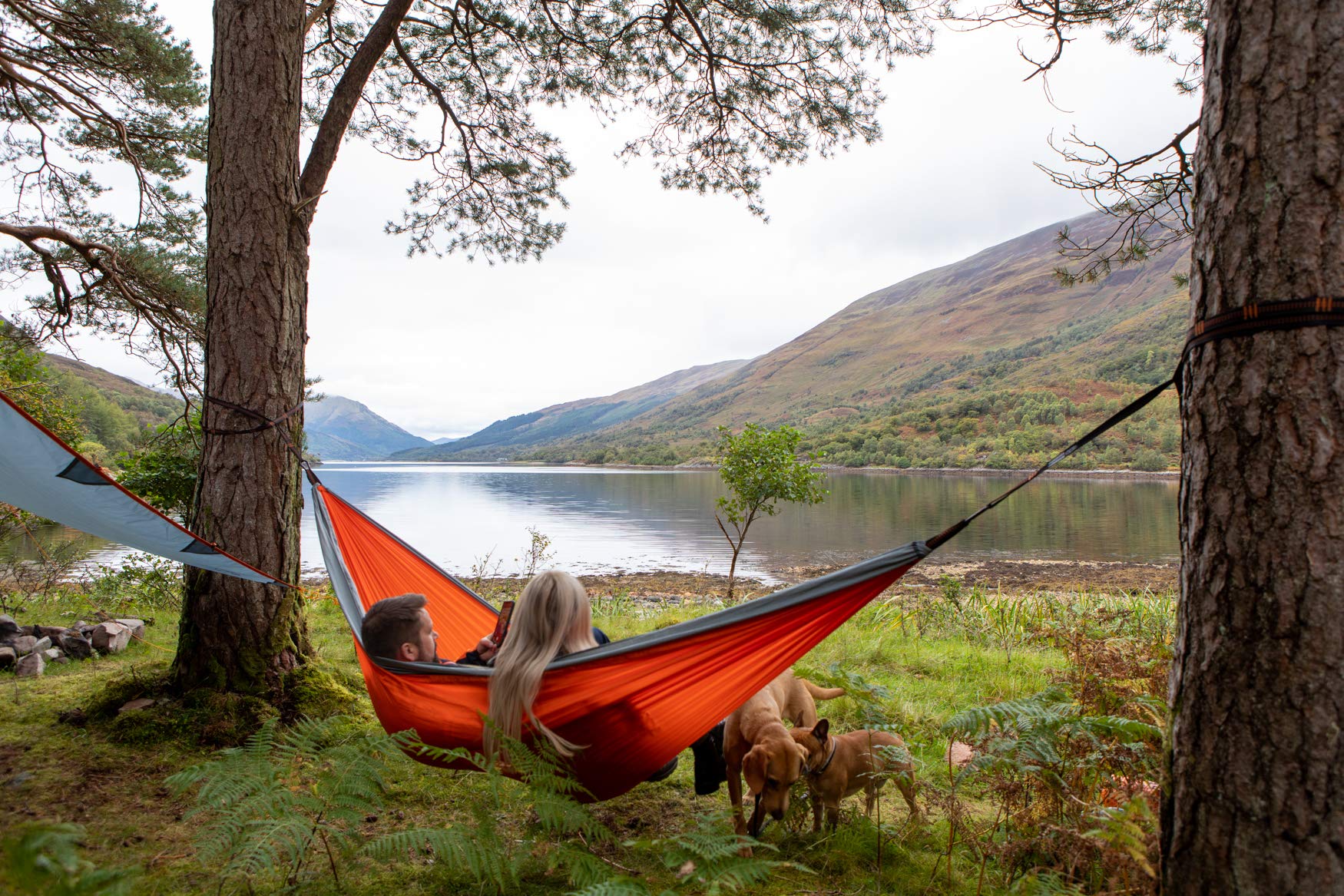 Nevis Outdoor Camping Hammock for Two People - Holds up to 500lbs - with Adjustable Tree Straps, Heavy Duty Aluminium Carabiners and Integrated Carrying Pouch. A Must-Have Camping Accessory