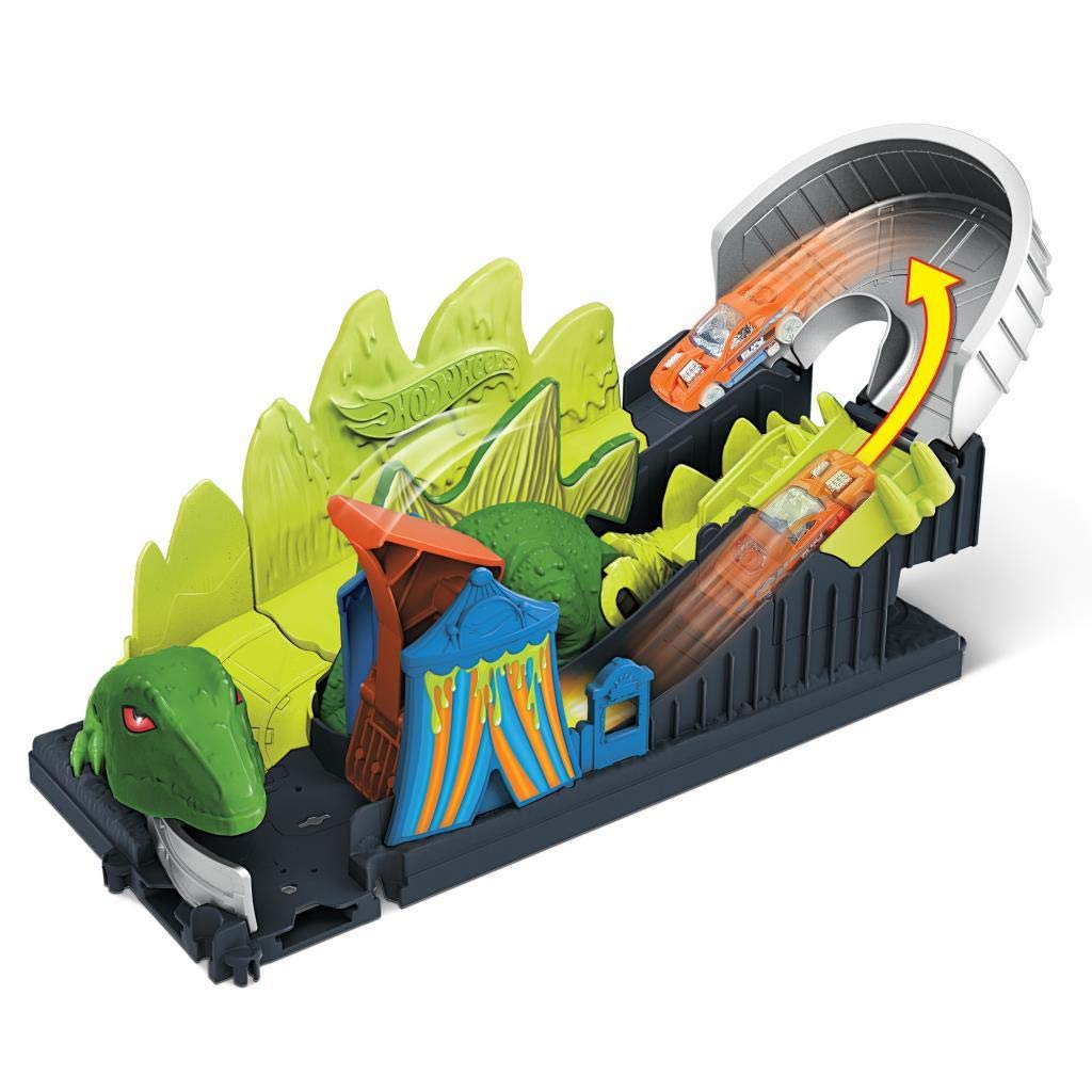 Hot Wheels Dino Coaster Attack Playset with Roller Coaster, Stegosaurus Dinosaur Challenge & One 1:64 Scale Vehicle for Kids 4 to 8 Years Old, Connects to Other Sets