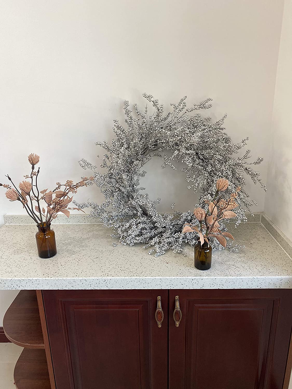 26 Inch Winter Front Door Wreath Silver Berry Wreath Winter Christmas Wreath with Silver Metallic Berry on Farmhouse Grapevine for Festival Celebration Front Door Wall Window Decoration Home Décor