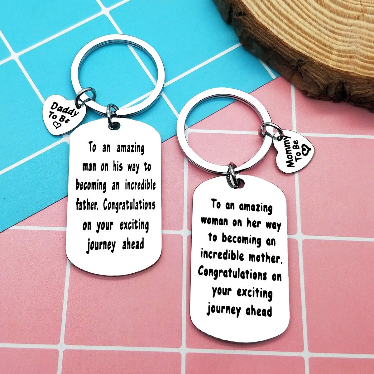 Mom to Be Gift Daddy to Be Keychain Pregnancy Announcement Gift New Parent Gift First Time Mom/Dad Gift Mommy/Daddy to Be Keychain Set Baby Announcement Gift Parent to Be Gift to Be Father/Mother Gift