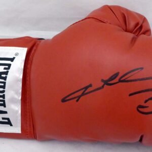 SALE!! Sugar Ray Leonard Autographed Red Everlast Boxing Glove RH Beckett BAS Stock #177558 - Autographed Boxing Gloves