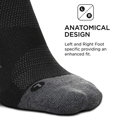 Feetures Elite Max Cushion Low Cut Sock - Athletic Running Sock - Sport Sock with Targeted Compression - Black, M (1 Pair)