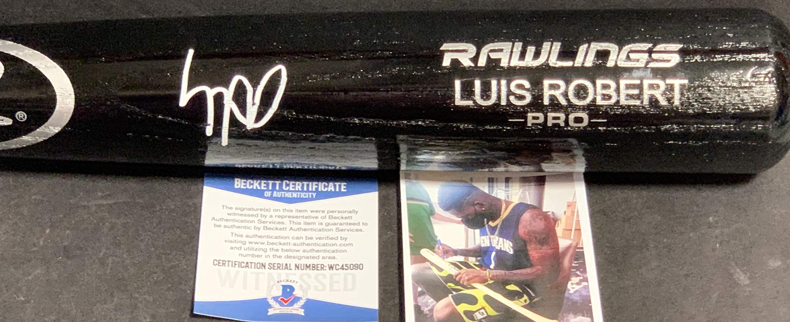 Luis Robert Chicago White Sox Autographed Signed Black Baseball Bat Beckett WITNESS COA