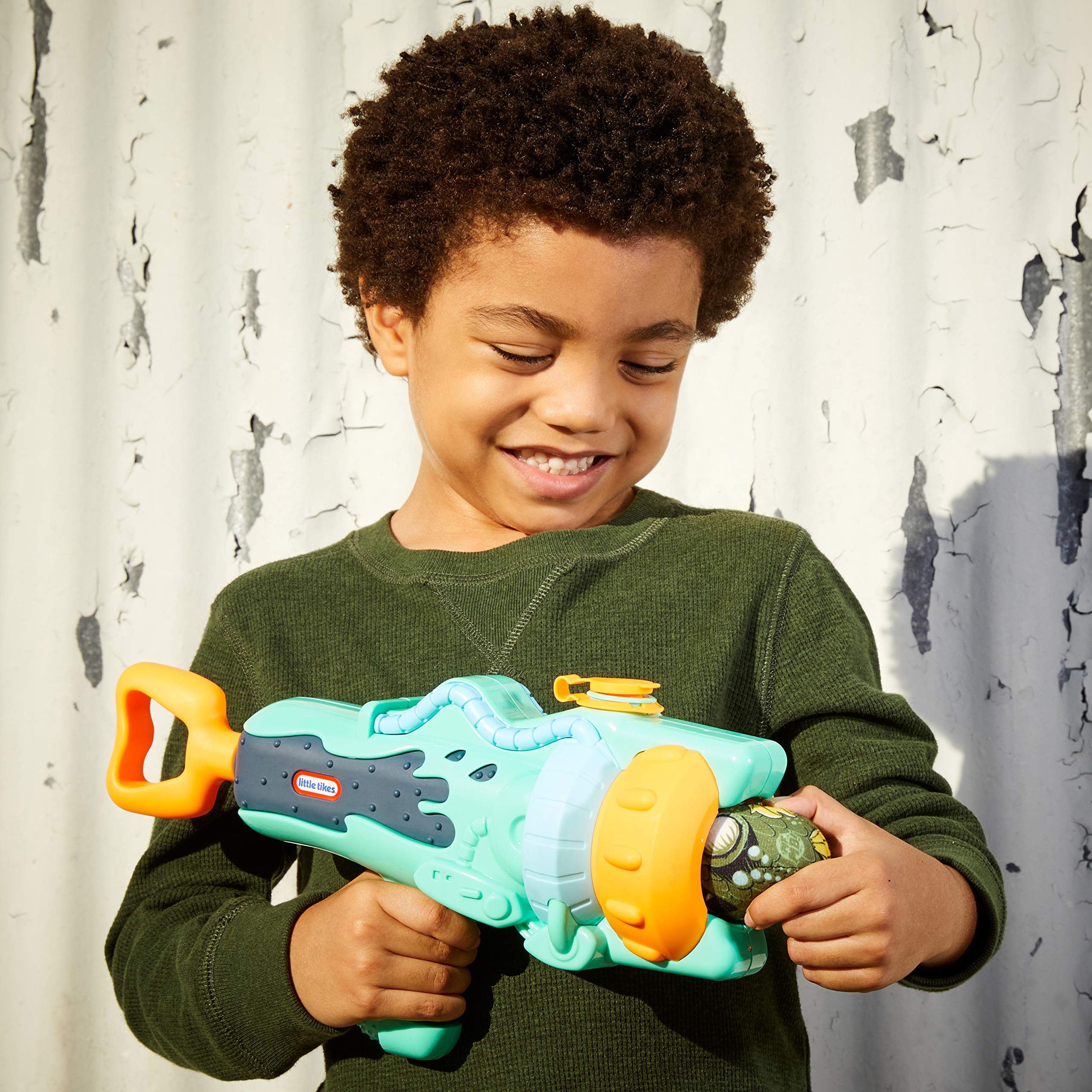 Little Tikes Mighty Blasters Spray Blaster Toy Blaster Sprays Water with 3 Soft Power Pods for Kids Ages 3 Years and Up