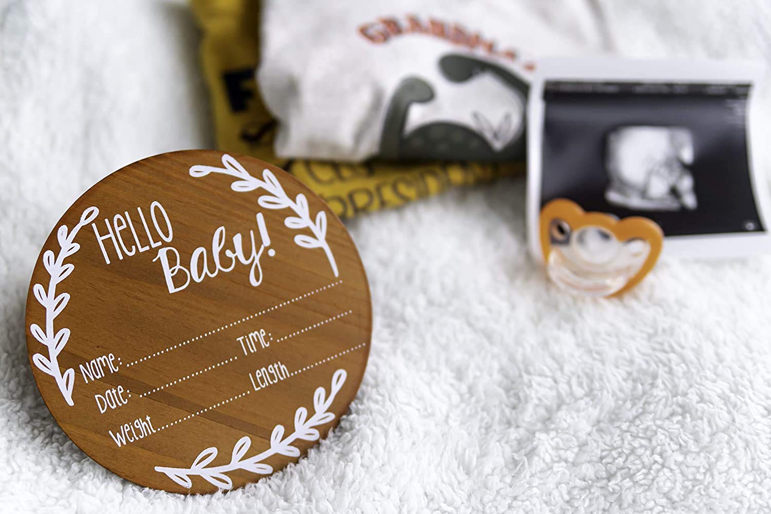 Nana's Little Angels Birth Announcement Sign 5 inch Cherry “Hello Baby” Newborn Baby Announcement Sign with White Paint Marker Wooden Disc Baby Announcement for Hospital Pictures & Photo Prop…