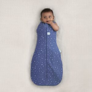 ergoPouch 1 tog Baby Sleep Sack 3-6 Months - Baby Sleeping Sack for Warm & Cozy Nights - Cocoon Swaddle Sack Baby Keeps Calm & Relaxed (Night Sky)