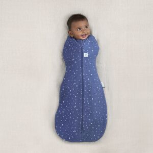 ergoPouch 1 tog Baby Sleep Sack 0-3 Months - Baby Sleeping Sack for Warm & Cozy Nights - Cocoon Swaddle Sack Baby Keeps Calm & Relaxed (Night Sky)